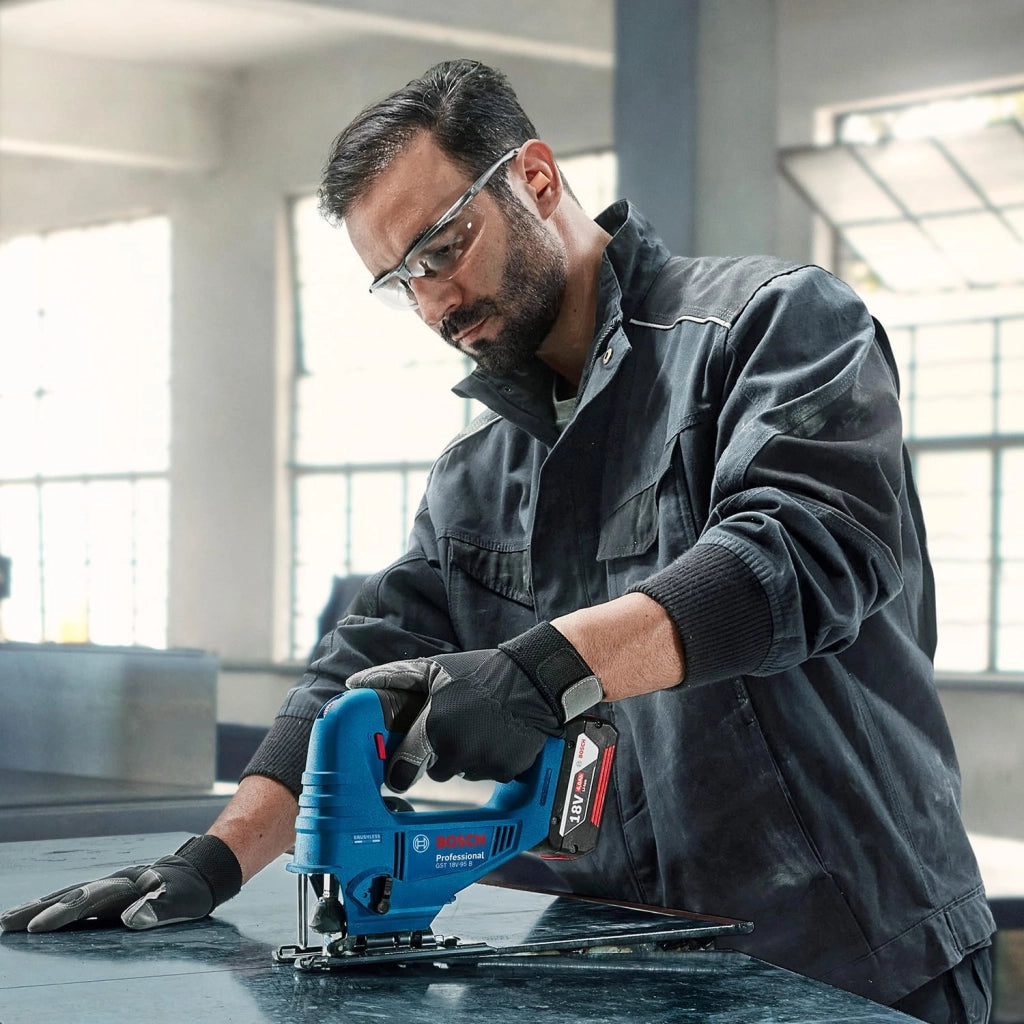 Bosch Professional 18V System Seghetto alternativo a batteria GST 18V-95 B (incl. valigetta, senza batteria/caricabatteria)