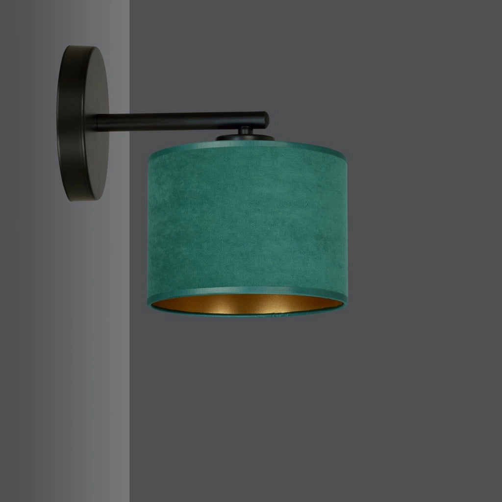 Lampada a parete Hilde in acciaio nero e tessuto vellutato verde