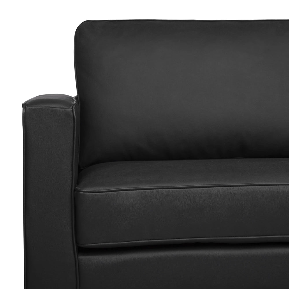 Divano in pelle nera a 3 posti con gambe in metallo con schienale imbottito e minimalista moderno
