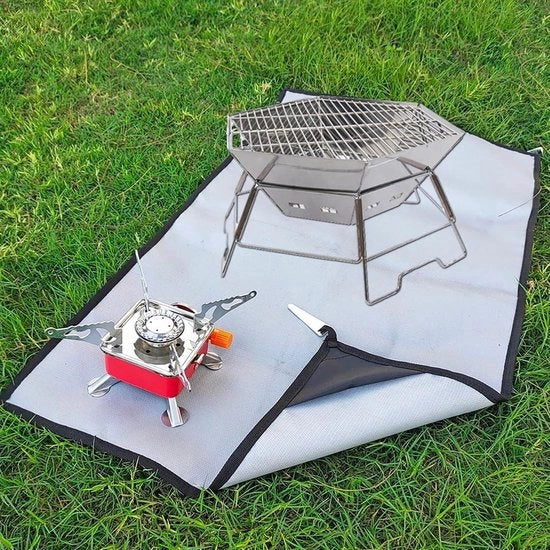 Tappeto di Protezione per Focolare da Giardino con Telaio per BBQ e Focolare Esterno - Argento 50 x 80 cm