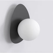 Lampada da parete OVO in acciaio nero con diffusore sferico