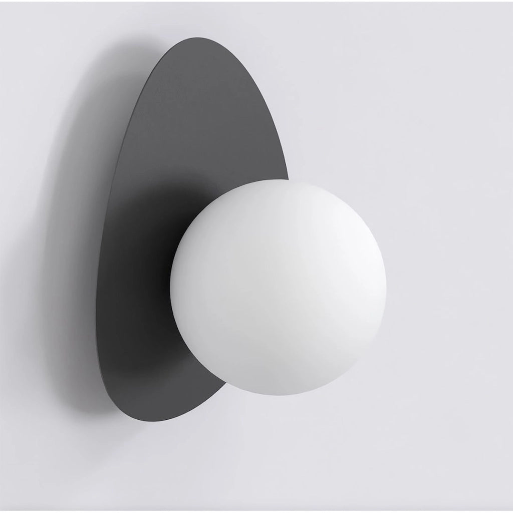 Lampada da parete OVO in acciaio nero con diffusore sferico