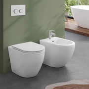 Sanitari filomuro con scarico traslato e copriwater soft-close Flan