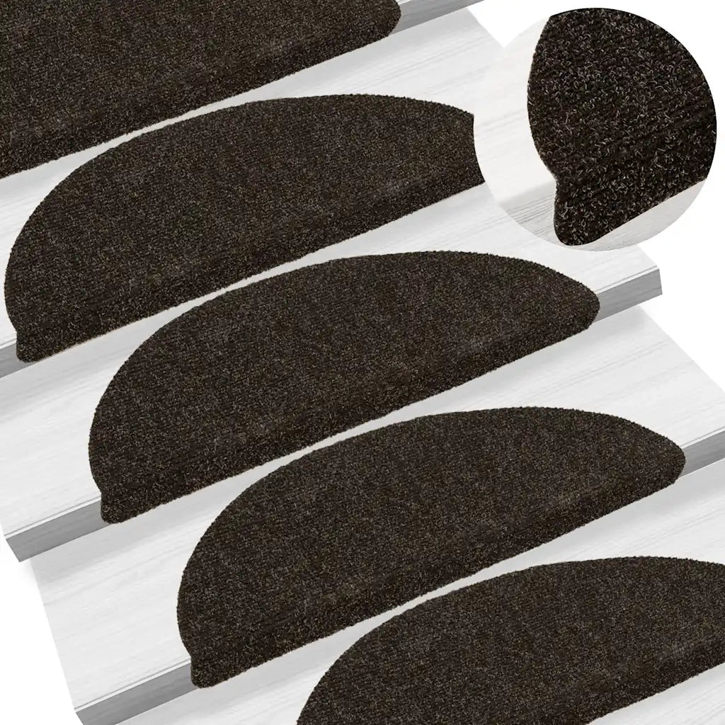 Tappetini per scale autoadesivi 10 pz 56x17x3 cm marrone scuro semicircolari 149687