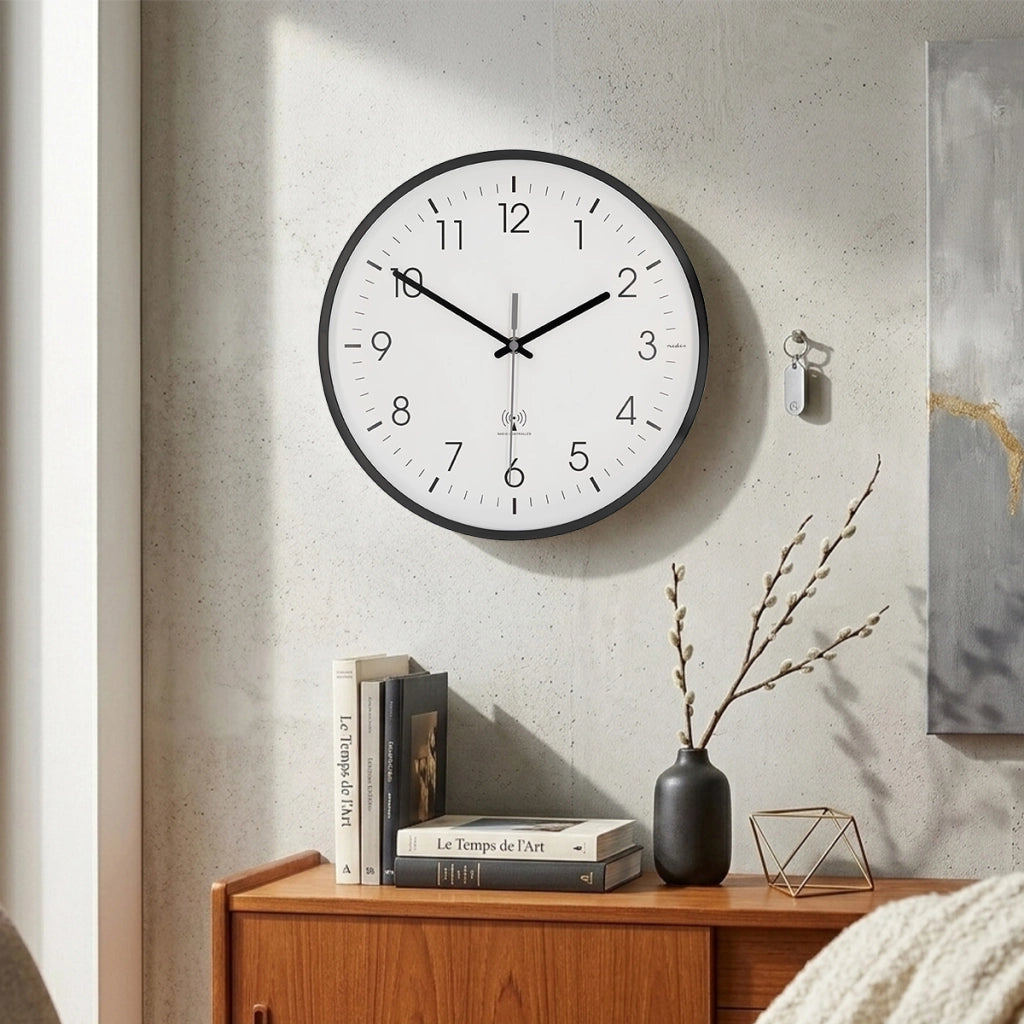 Orologio da Parete Radiocontrollato 30 cm Silenzioso Sincronizzazione Automatica Bianco / Nero Nedis