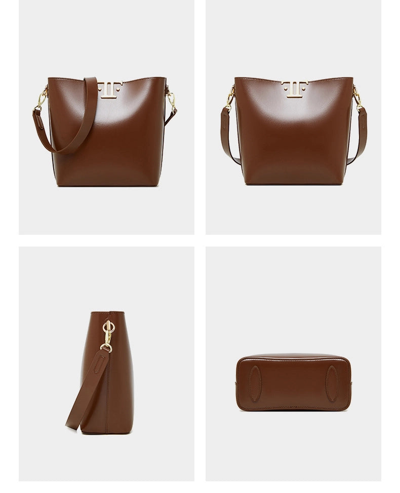 Borsa a tracolla da donna in vera pelle, colore marrone.