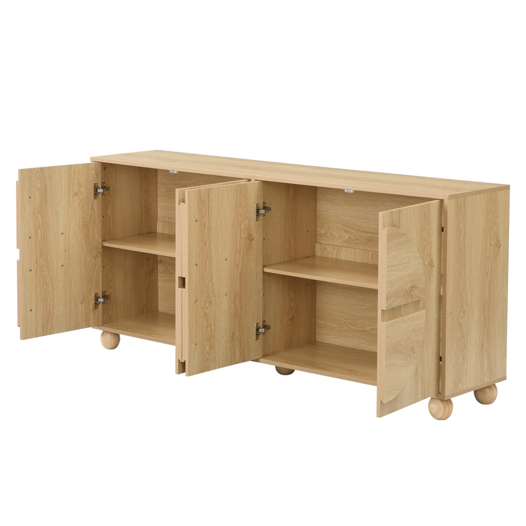 Credenza 4 ante con rilievo geometrico in legno naturale