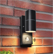 Lampada LED Moderna con Sensore di Movimento IP44 - Lampada da Parete per Giardino, Terrazzo e Garage - Inclusa Lampada GU10