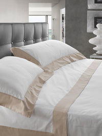 Set Lenzuola Matrimoniali Sopra Sotto e Federe Balza in Raso Mitera Diamante Incenso