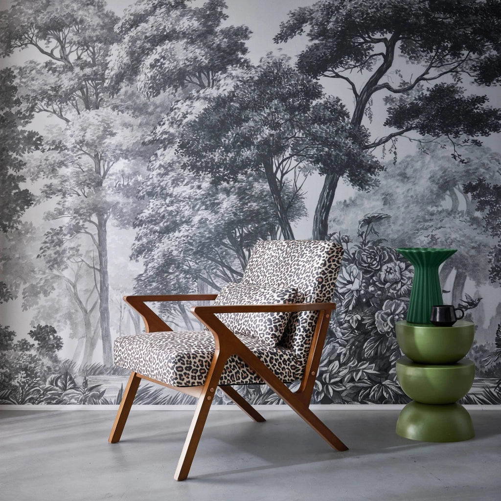 Poltrona scandinava in legno di hevea e stampa leopardo, leopardo