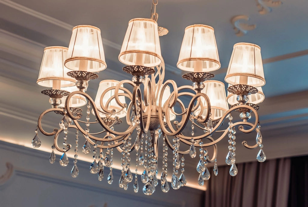 Lampadario classico Grace bianco 10xE14 Maytoni ARM247-10-G