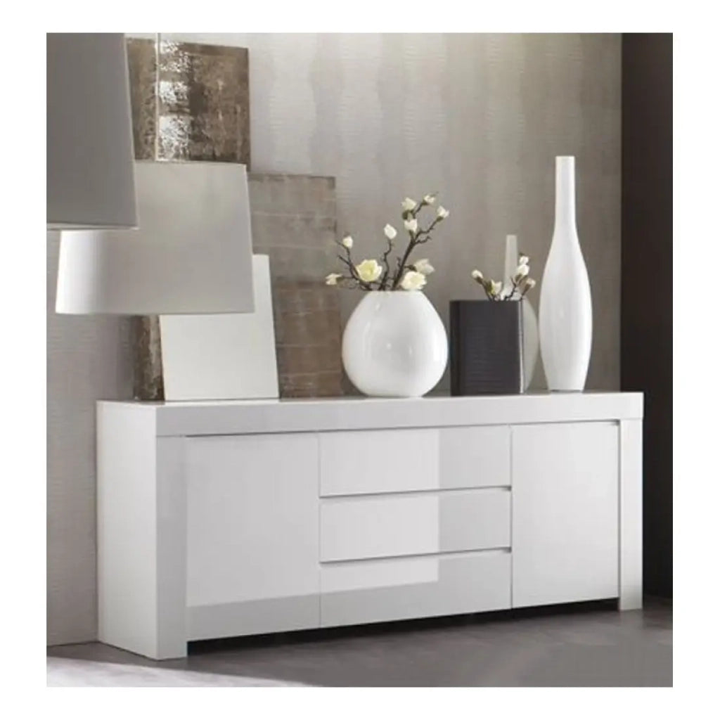 Credenza media con 2 ante e 3 cassetti, collezione FOLOMI, colore bianco lucido lacato.