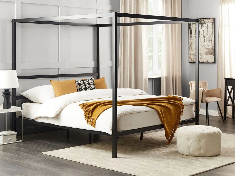 Letto matrimoniale a baldacchino con doghe e struttura in metallo nero 180 x 200 cm stile industriale moderno
