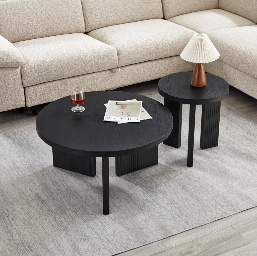 Tavolino laterale rotondo in MDF nero con struttura a tre gambe
