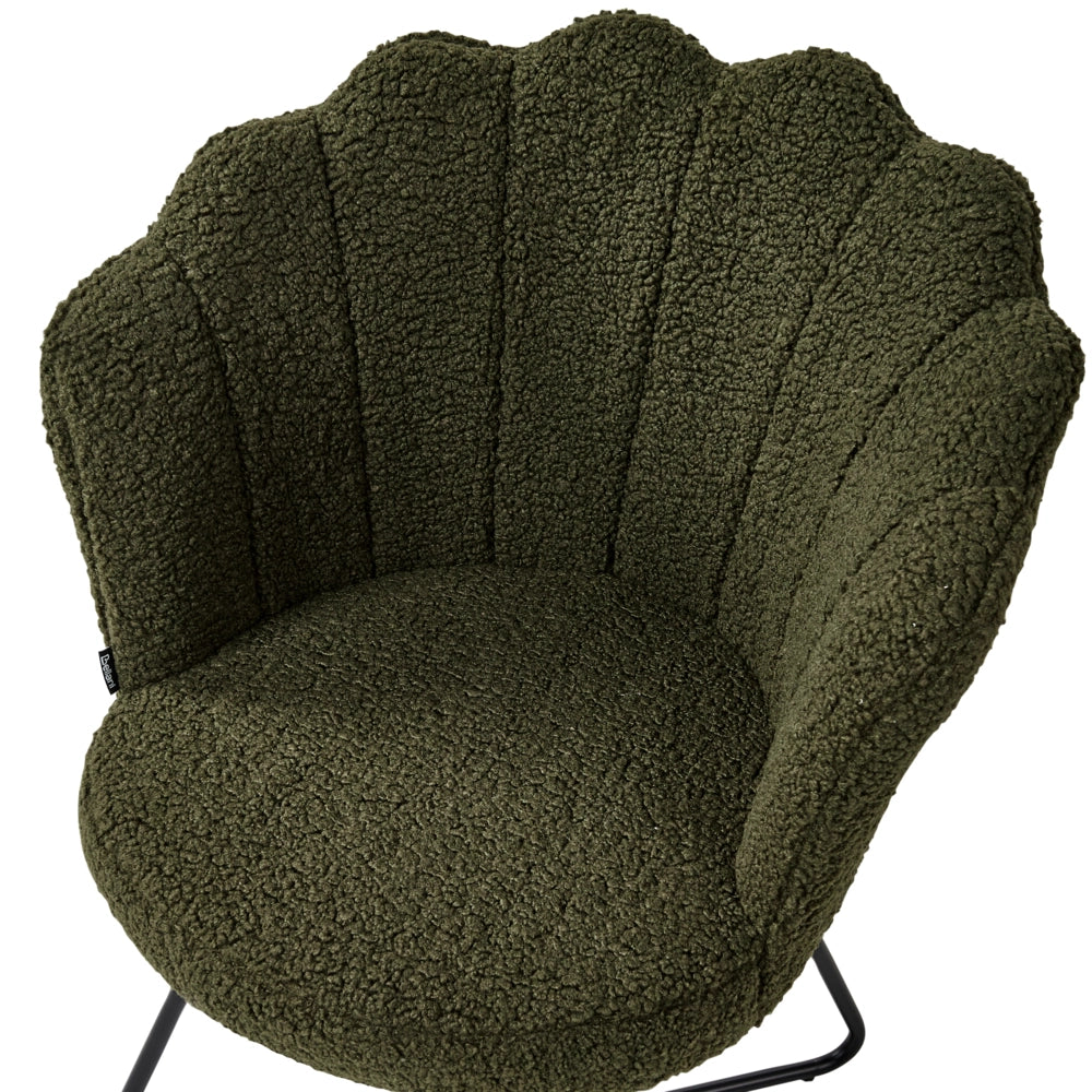 Poltrona senza braccioli Rivestimento in bouclé verde scuro Schienale a conchiglia Design classico vintage Struttura in metallo nero