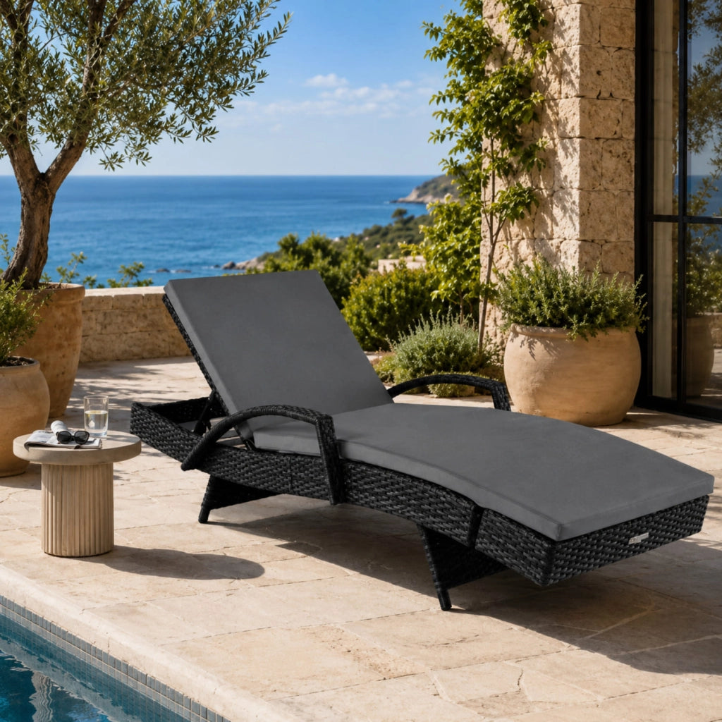 Lettino Prendisole In Polyrattan Con Schienale Regolabile Reclinabile E Cuscino Imbottito Comfort Ideale Per Giardino Terrazza Piscina Solarium Balcone Relax Outdoor E Arredo Esterno 190 x 62 x 34 Cm Nero