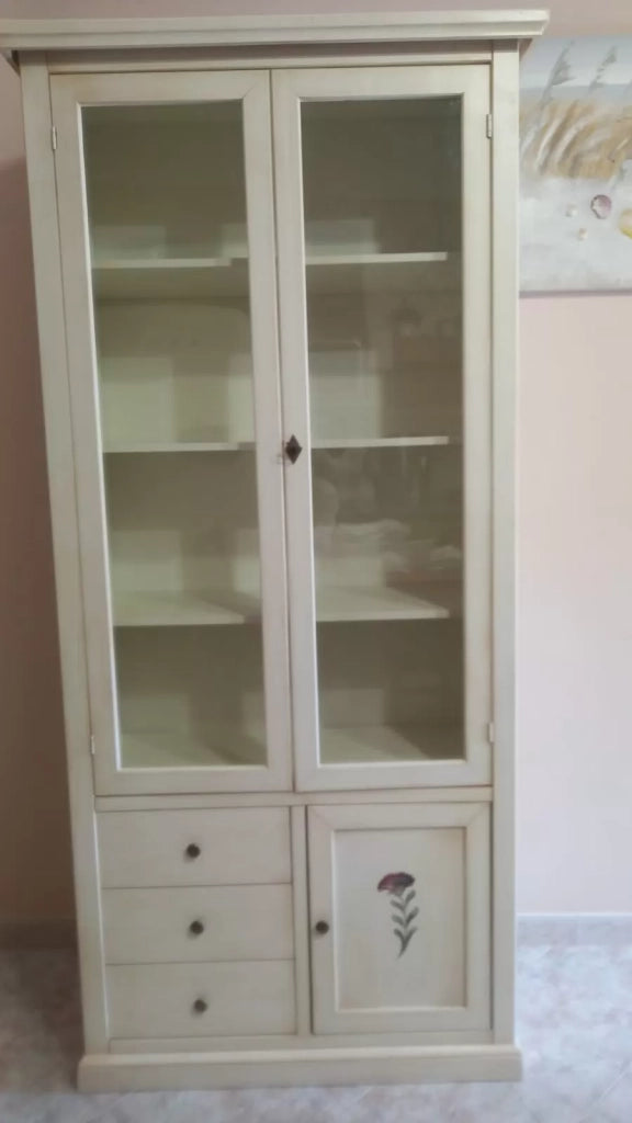 Vetrina 3 ante 3 cassetti legno shabby avorio anticato decorata 90x41x186 - Mobili 2G