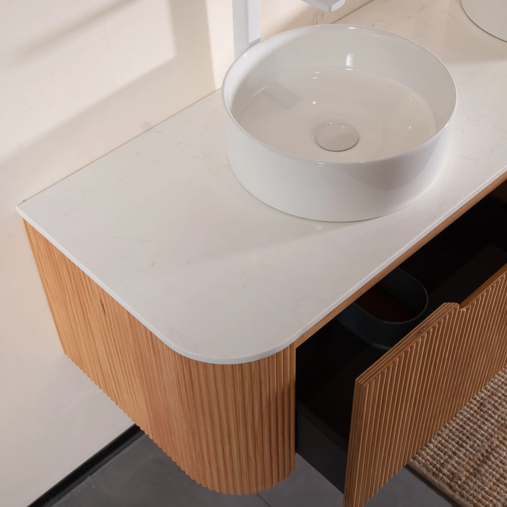 Lavabo tondo in ceramica, diametro 36 cm, bianco. Senza rubinetto e senza mobiletto.