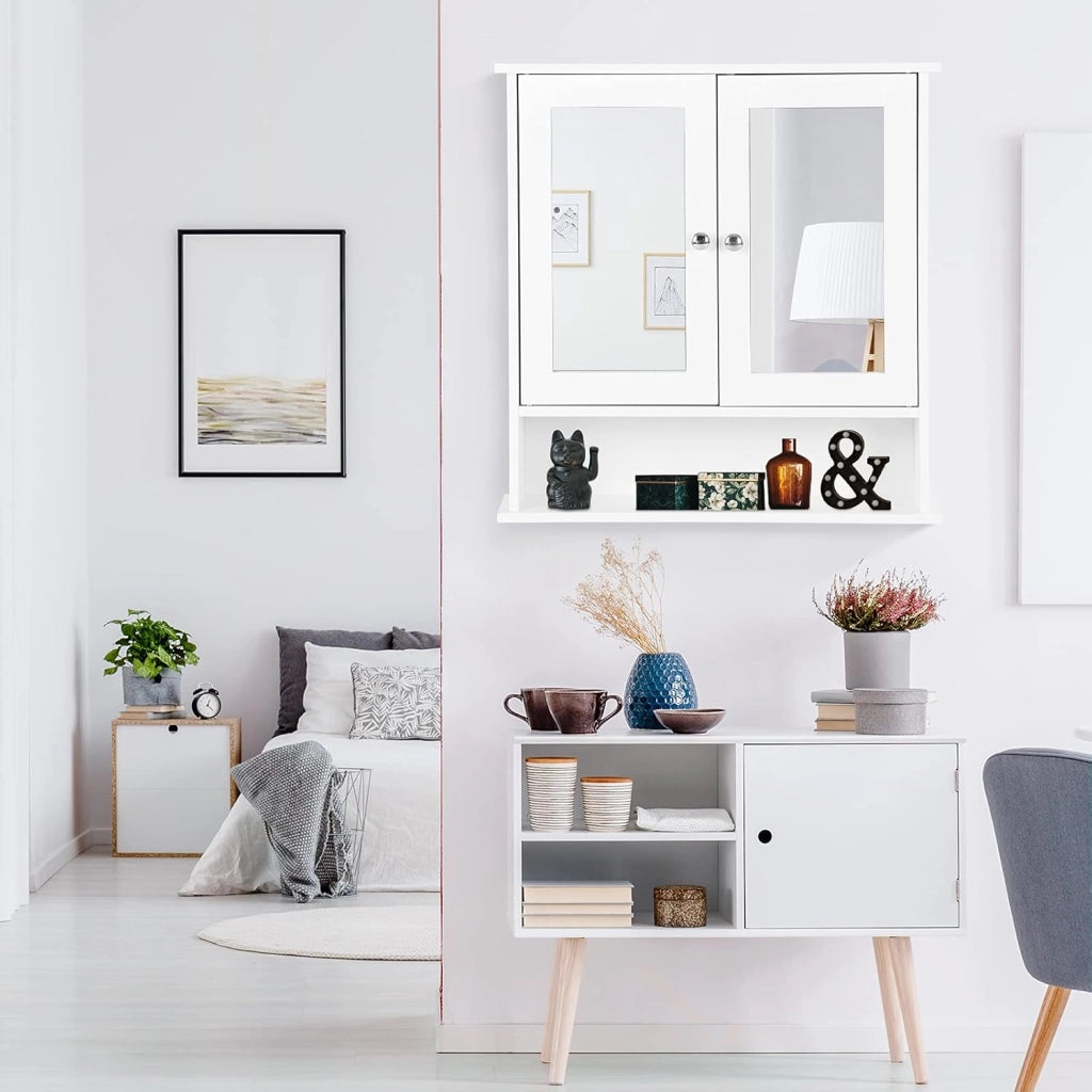 Armadio pensile con specchio, a due porte, con ripiano regolabile, 3 ripiani, 56,5 x 13,5 x 58,5 cm, bianco