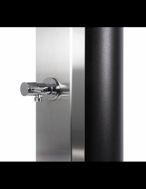 Doccia solare per piscina in acciaio inox CROSS. con risciacquo dei piedi - 40L