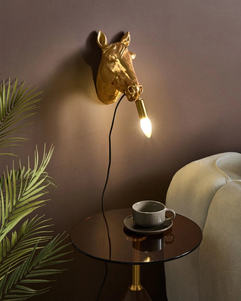 Lampada da parete in poliresina oro Luce da comodino Lampada da lettura Forma di cavallo a tema animale Soggiorno Camera da letto Stile Glam