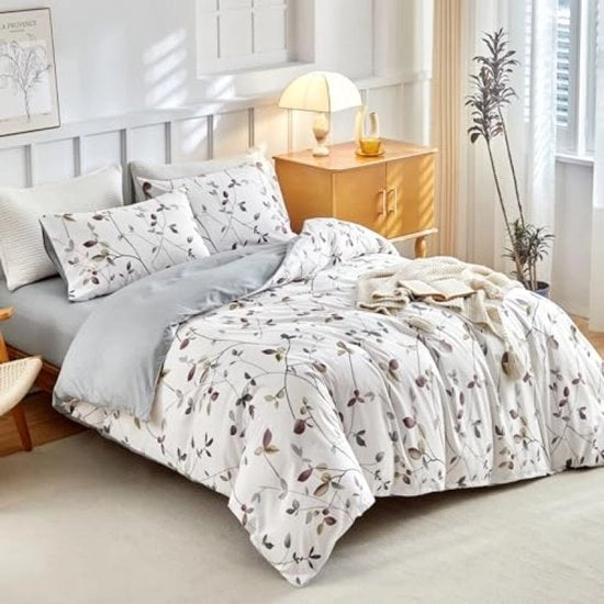 Set di coperta da letto 4-delig 240x220cm con lenzuola e cuscini - tessuto di cotone e foglie a stampo con motivi a rami e foglie bianco/grigio