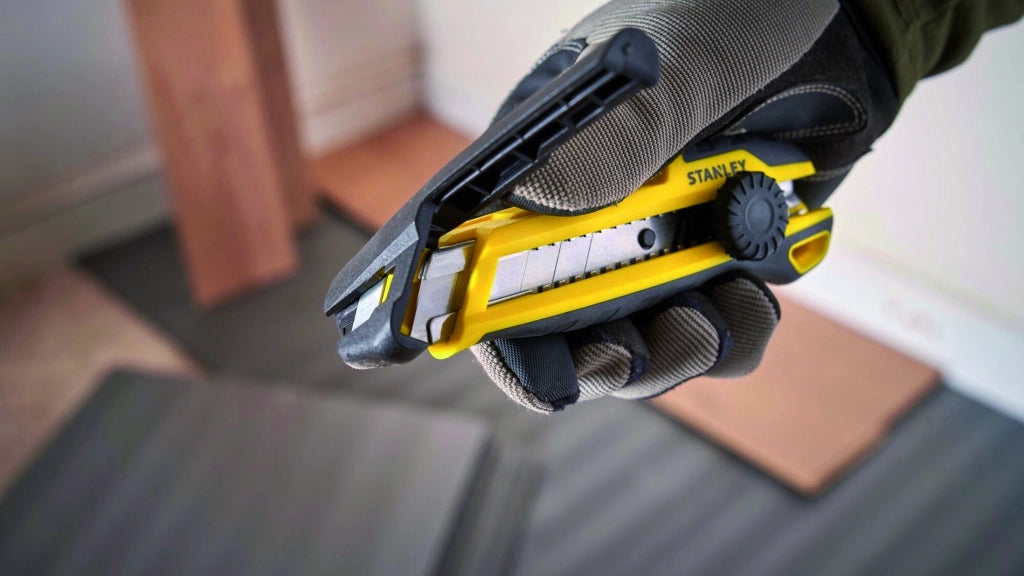 Stanley TAGLIERINO CON CURSORE E SPEZZALAMA  lama mm.18 4.00 pz