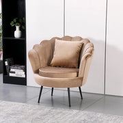 Poltrona Orel a Conchiglia in Velluto Beige – Design Elegante e Avvolgente