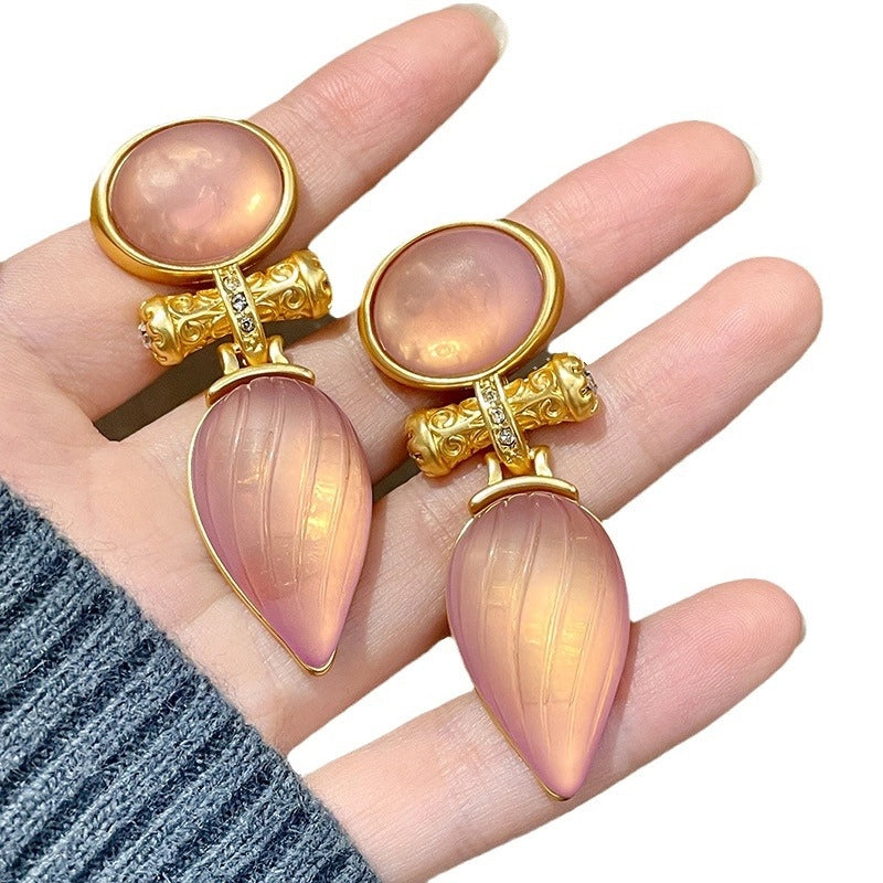 Orecchini vintage in resina rosa