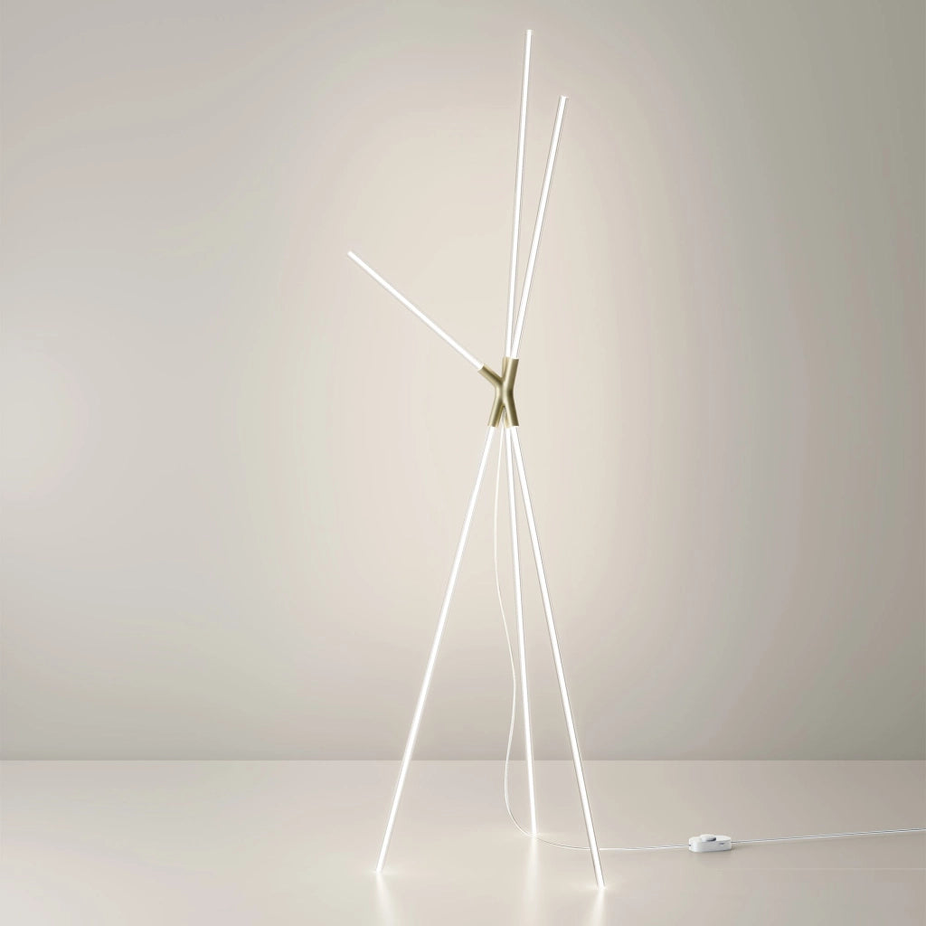 Brilliant Lampada da terra di design a treppiede con diffusori cilindrici in policarbonato e struttura in alluminio finitura Oro, tecnologia LED