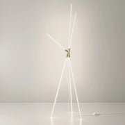 Brilliant Lampada da terra di design a treppiede con diffusori cilindrici in policarbonato e struttura in alluminio finitura Oro, tecnologia LED