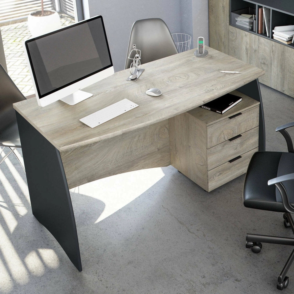 Scrivania Azziz, Scrittoio da ufficio, Tavolo da studio porta PC con 3 cassetti, cm 136x67h74, Rovere e Antracite