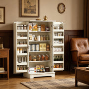Ampio mobile da cucina, dispensa con scomparti ben organizzati, elegante mobile contenitore