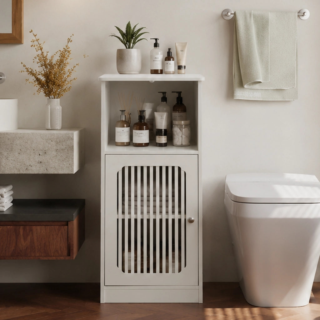Mobile bagno basso a terra con porta a lamelle, struttura a più livelli, bianco