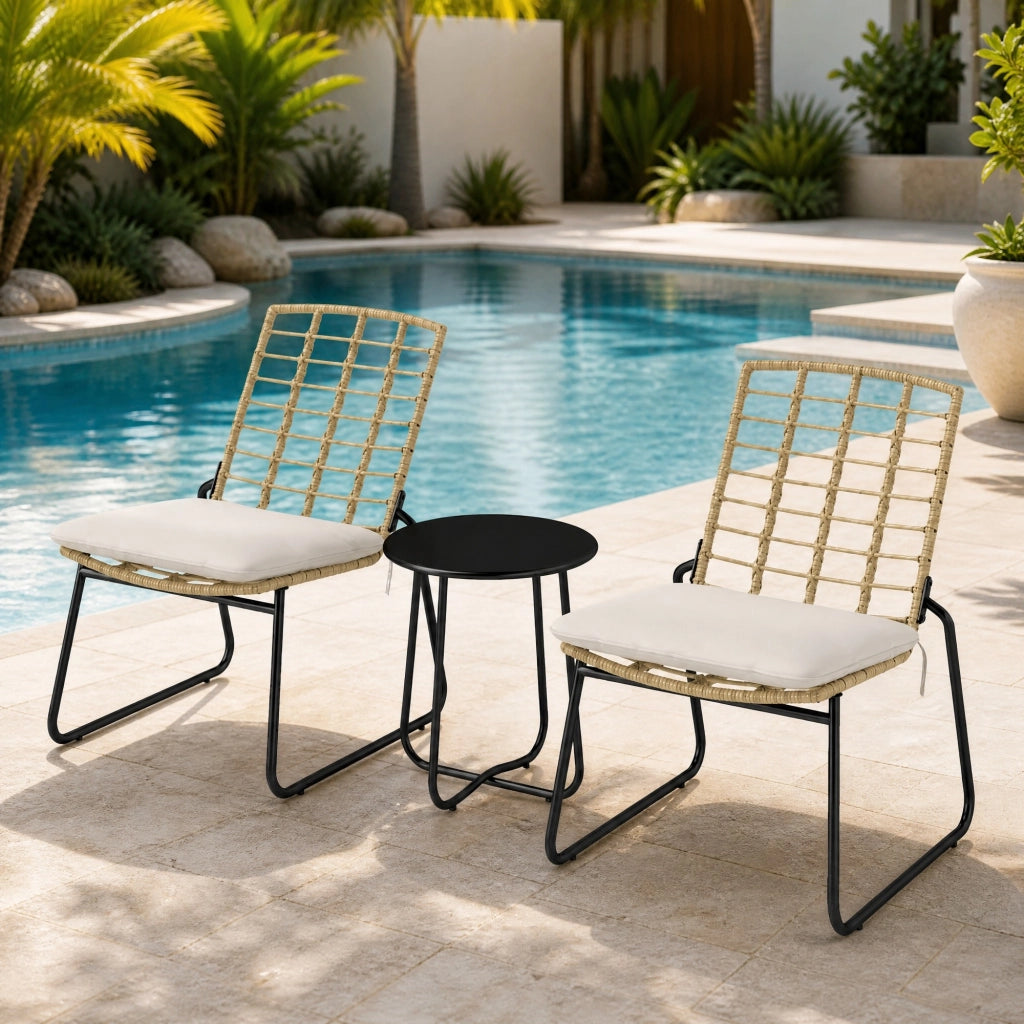 SET 3 PEZZI Salotto da balcone in rattan beige con sedie impilabili e tavolino