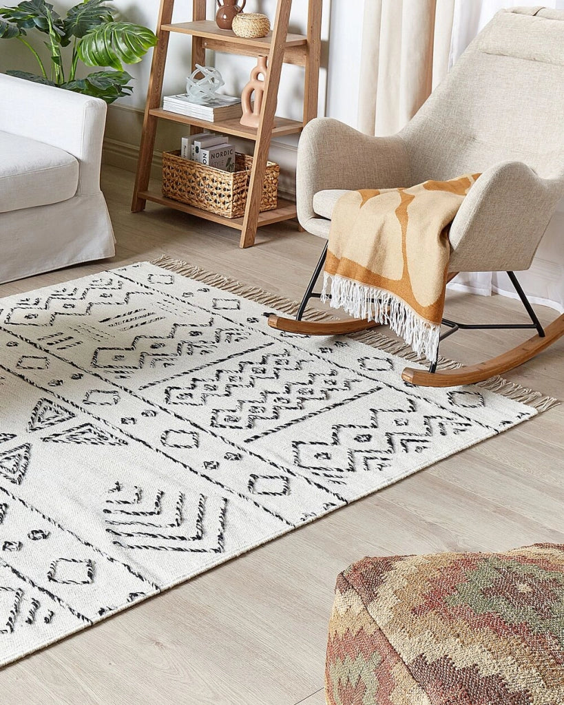 Tappeto in lana bianco sporco e nero con motivo azteco 160 x 230 cm a pelo basso Moderno Vintage