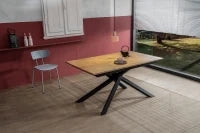 E-STYLO Tavolo allungabile con top rovere in melaminico e base in metallo nero, 90cm X 140/ 190cm H. 76cm.