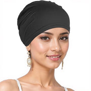 Due cuffie respiranti e elastiche per donne, adatte sia per l'inverno che per l'estate, ideali per il sonno e altre occasioni. Dimensione unica adatta a tutte le donne. Colore nero.