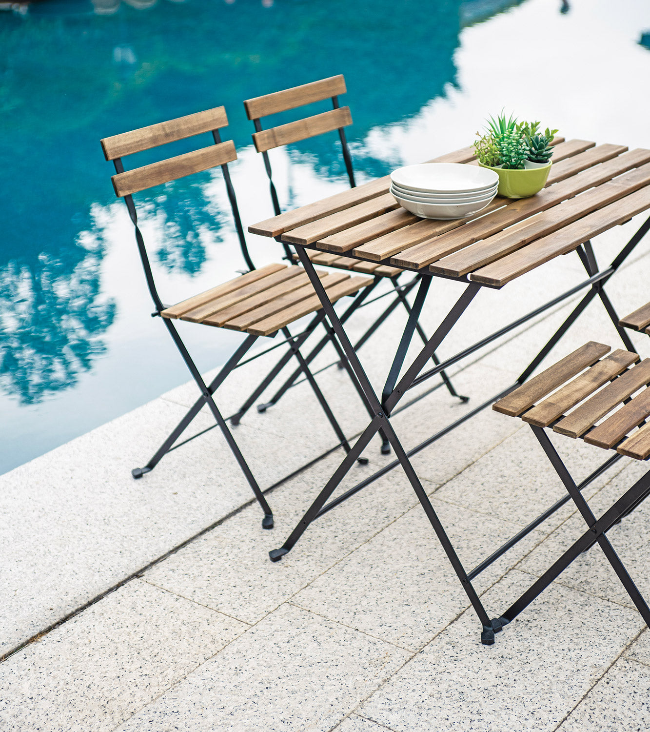 Set Tavolo e 4 Sedie da Giardino Pieghevoli Bistrò in Ferro e Legno di Acacia