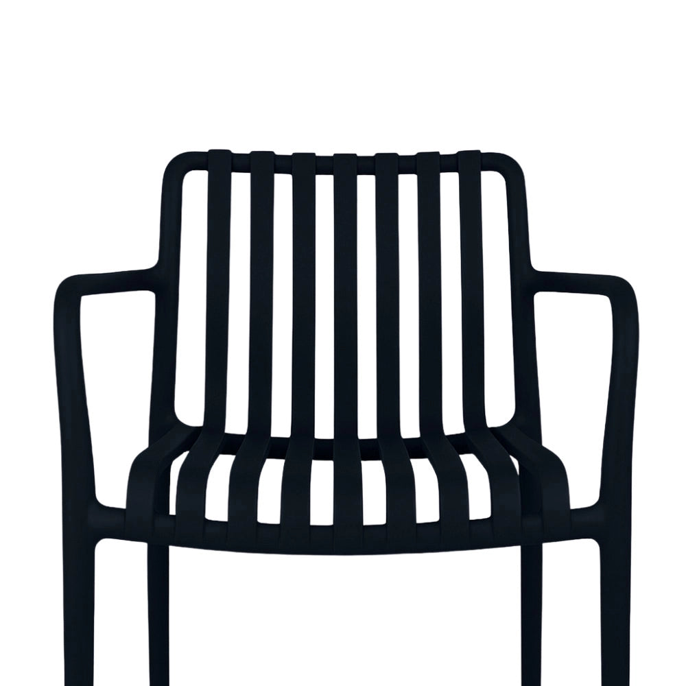 Sedia Iside da esterno in plastica nera comfort premium con braccioli