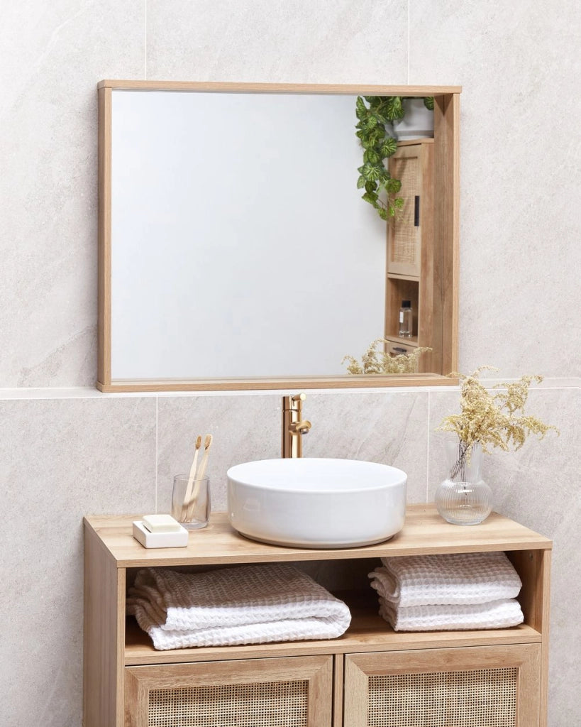 Specchio da parete in truciolato di legno chiaro 80 x 65 cm Rettangolare Accento decorativo Stile scandinavo