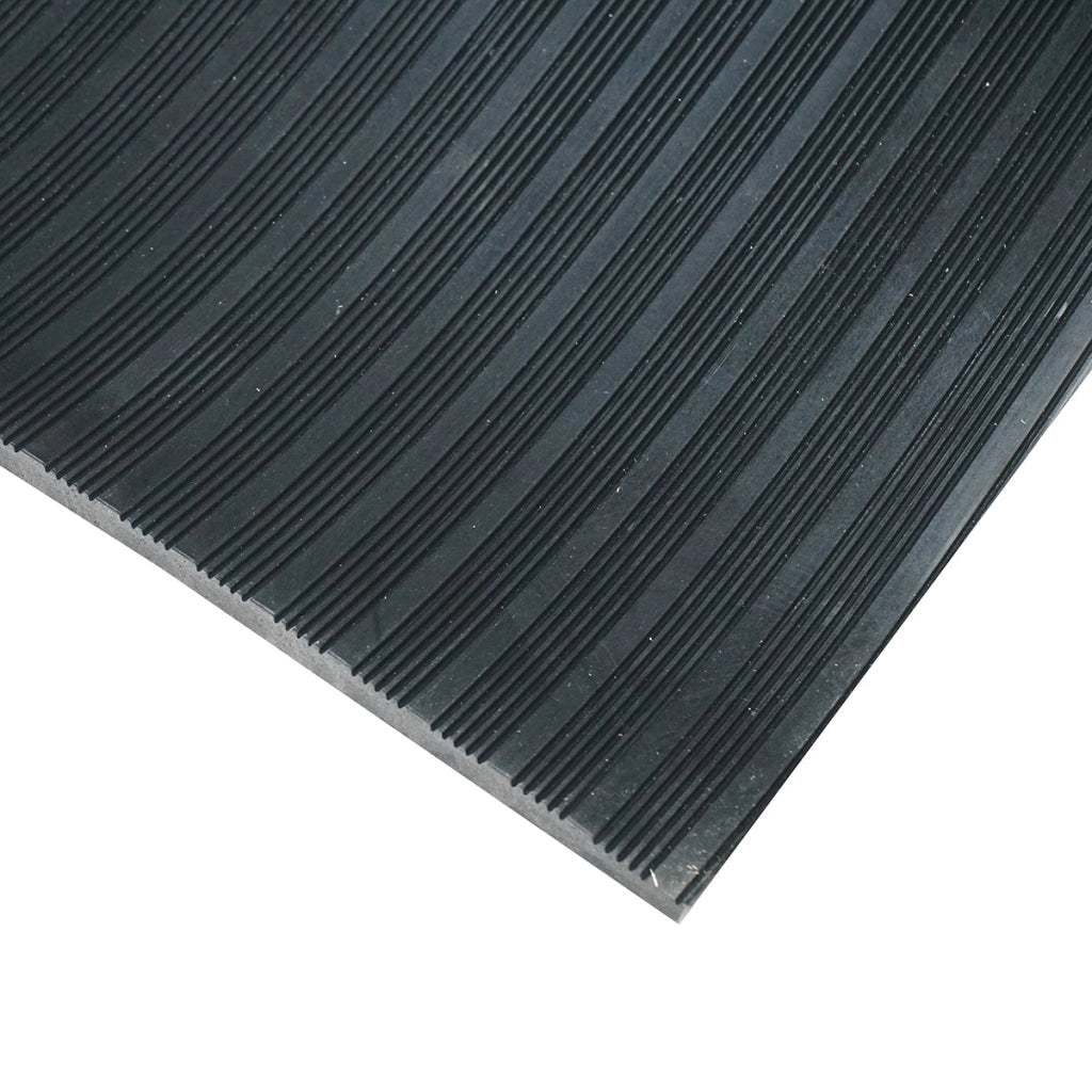 Tappeto in gomma elettroisolante rigato 6 mm, rotolo 1×10 m con protezione elettrica fino a 10 kV