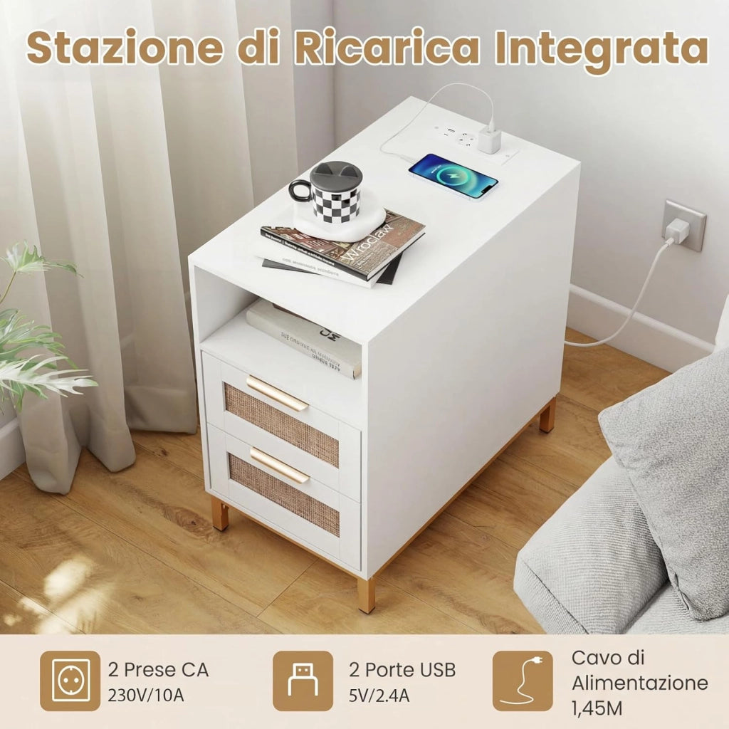 Comodino con Stazione di Ricarica Integrata, Tavolino da Notte Stile Boho in Rattan, 2 Cassetti & Ripiano Aperto, Piedini in Metallo Robusti, Mobiletto per Camera da Letto (Bianco,1)