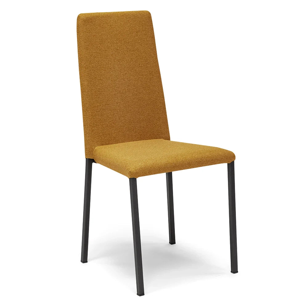 Set 6 sedie imbottita modello BETTY STYLE per interni, design moderno, gambe quadre in metallo, schienale e seduta rivestiti con tessuto morbido al tatto Ruggine