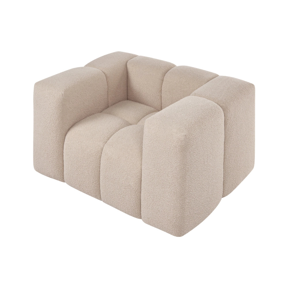 Poltrona imbottita in bouclè con braccioli stile moderno beige