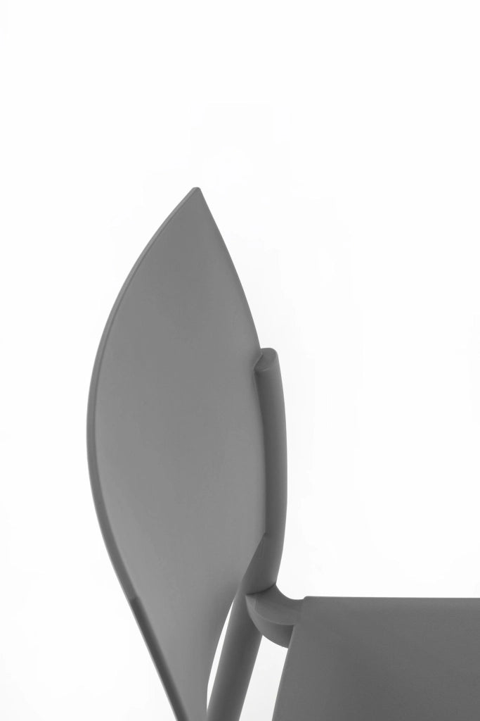 Sedia Venus in Polipropilene Grigio Chiaro, Design Moderno e Minimalista, Impilabile, Struttura Robusta per Interni - Om/405/GC