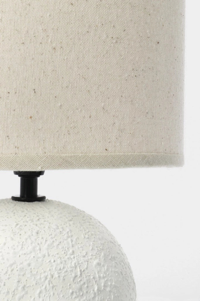 Lampada da Tavolo con Base in Ceramica e Paralume in Lino - MEI-HSUAN