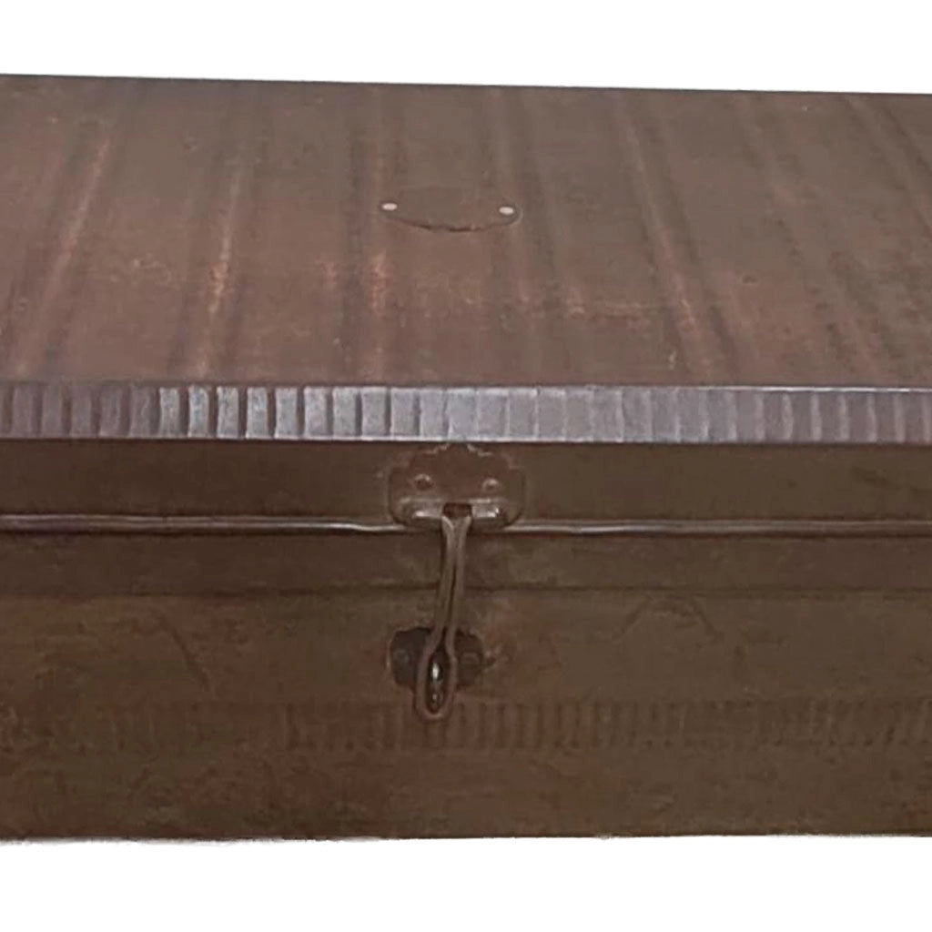 Valigia artigianale in metallo, 67x37x25h cm
