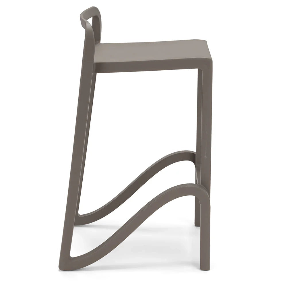 Set 6 sgabelli in polipropilene EOLO altezza seduta 65cm, impilabile, idrorepellente, resistente ai raggi UV, design moderno e innovativo, ideale per la cucina, la veranda o giardino colore Bianco