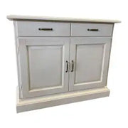 Credenza madia Alberta in legno 2 ante bugnate bianco anticato con zoccolo chiuso